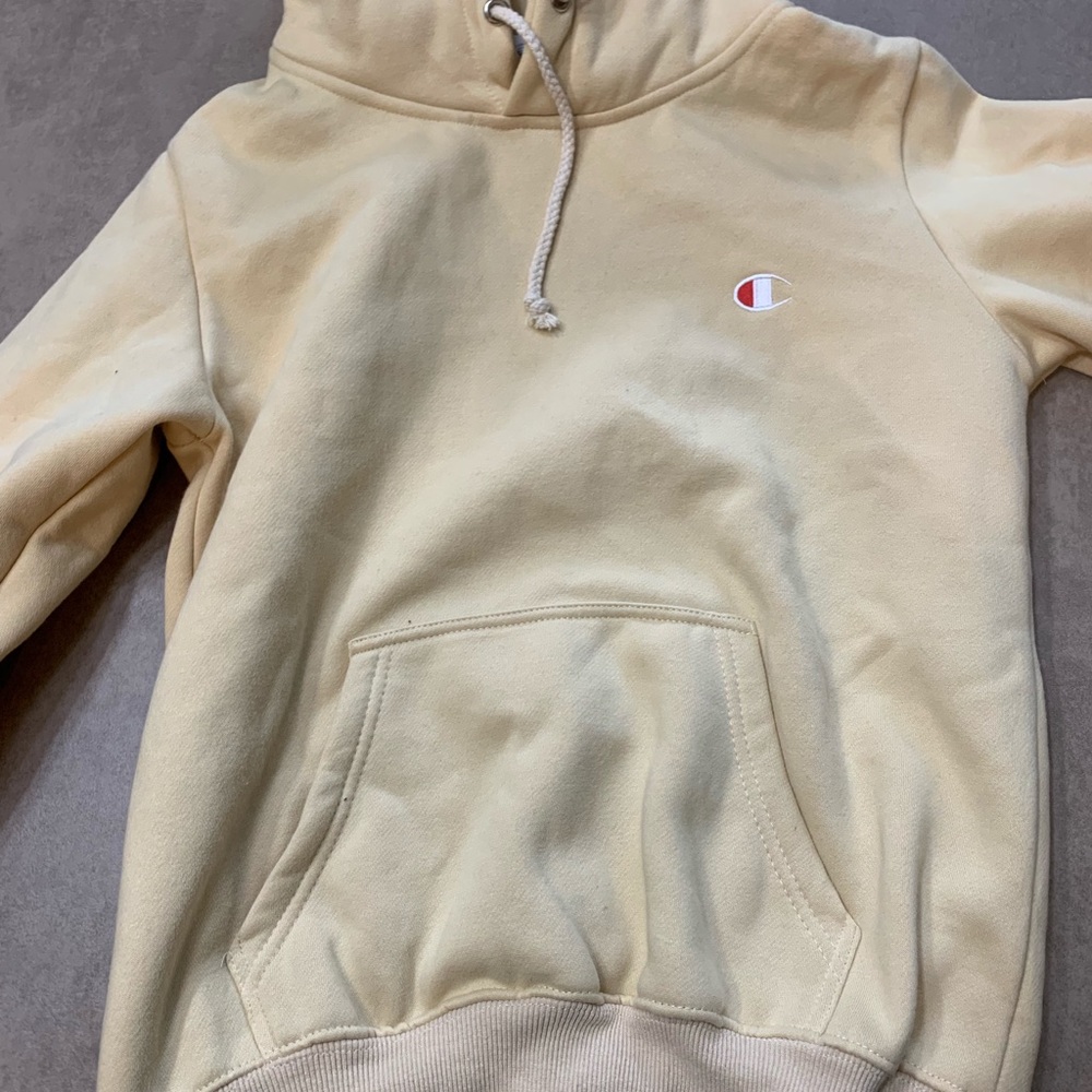 Light yellow champion sweatshirt